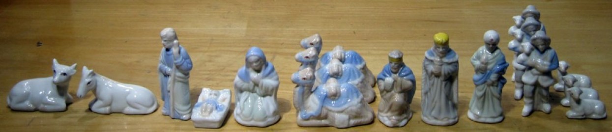 NACIMIENTO-BELEN-PORCELANA-MINIATURA-17-PIEZAS-8CM